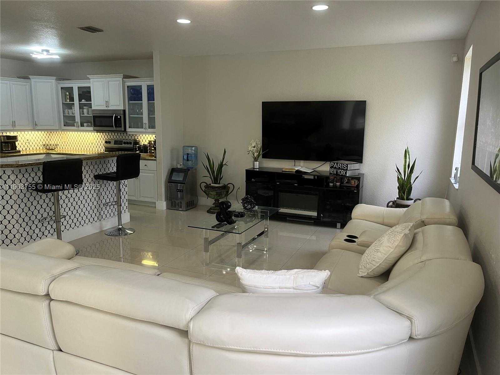 Small Image of 16801 SOUTH WEST 38 STREET, Miramar Number 20