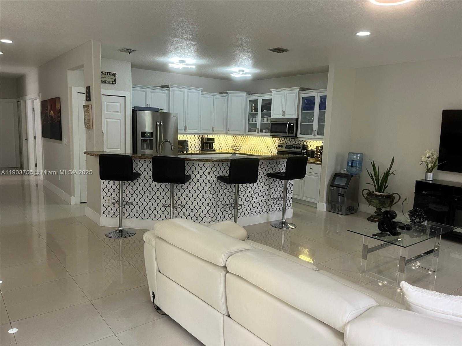 Small Image of 16801 SOUTH WEST 38 STREET, Miramar Number 21