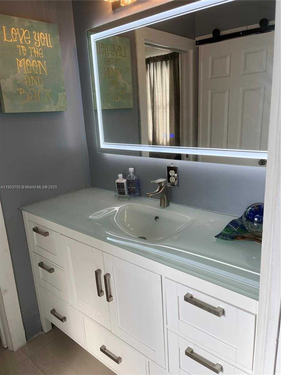 Small Image of 16801 SOUTH WEST 38 STREET, Miramar Number 36