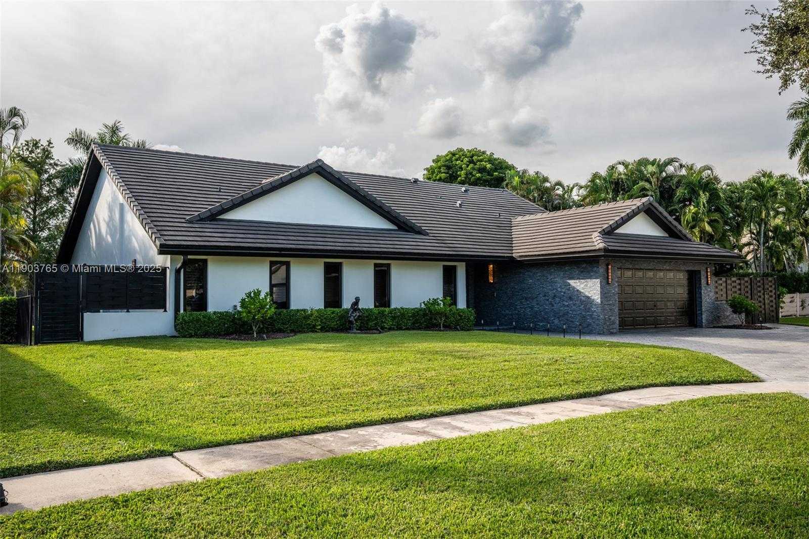 Small Image of 61 NORTH WEST 128TH AVE, Plantation Number 24