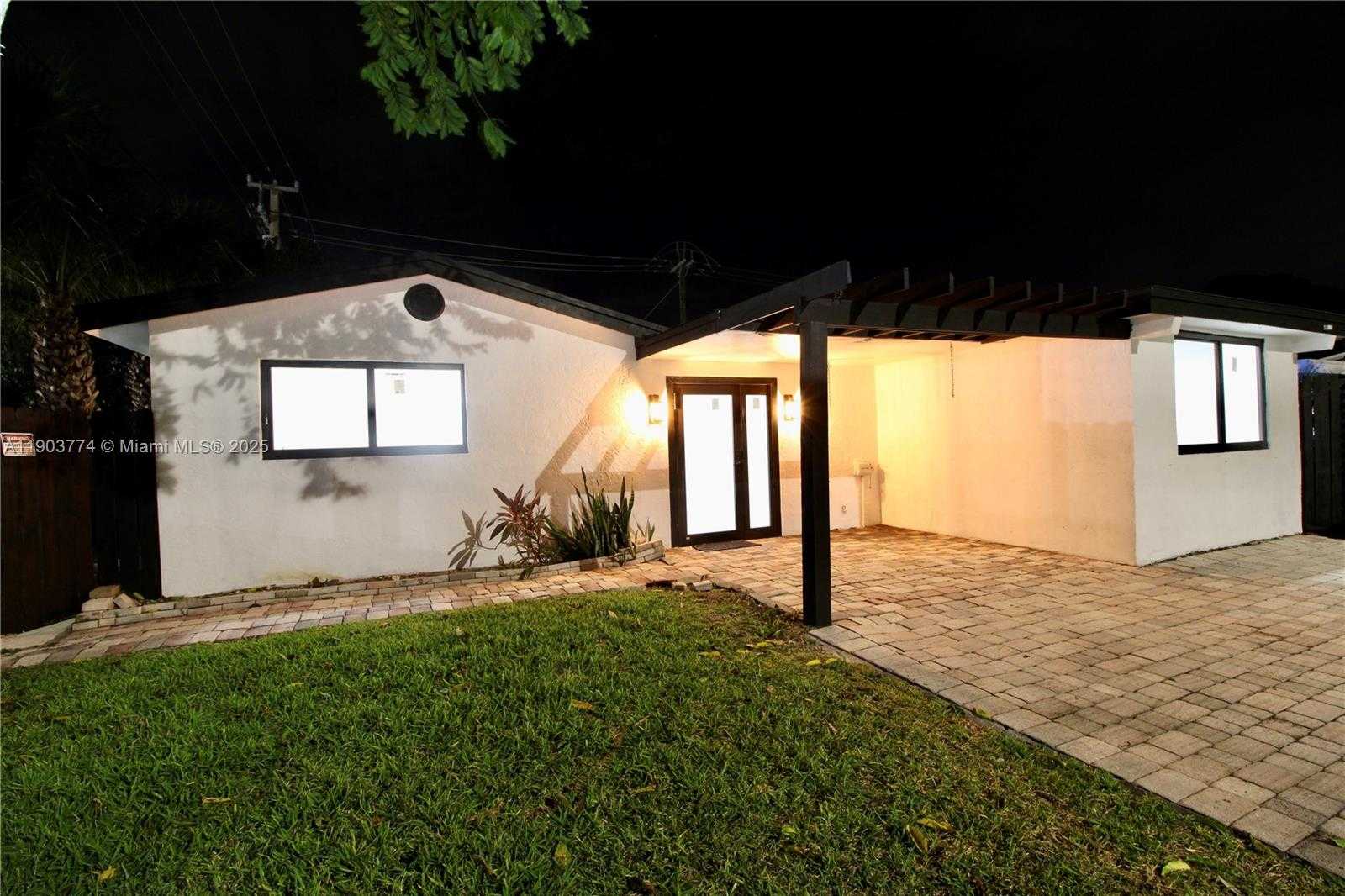 Small Image of 3611 NORTH EAST 17TH AVE, Pompano Beach Number 2