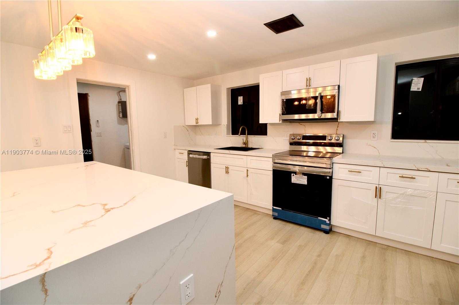 Small Image of 3611 NORTH EAST 17TH AVE, Pompano Beach Number 6