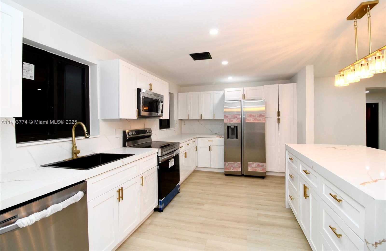 Small Image of 3611 NORTH EAST 17TH AVE, Pompano Beach Number 8