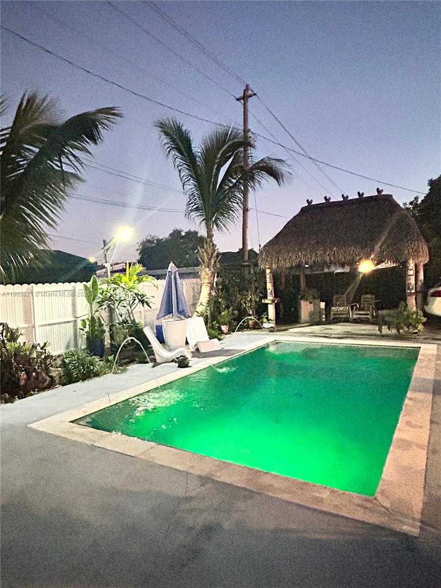 Small Image of 6341 EAST 6TH AVE, Hialeah Number 19