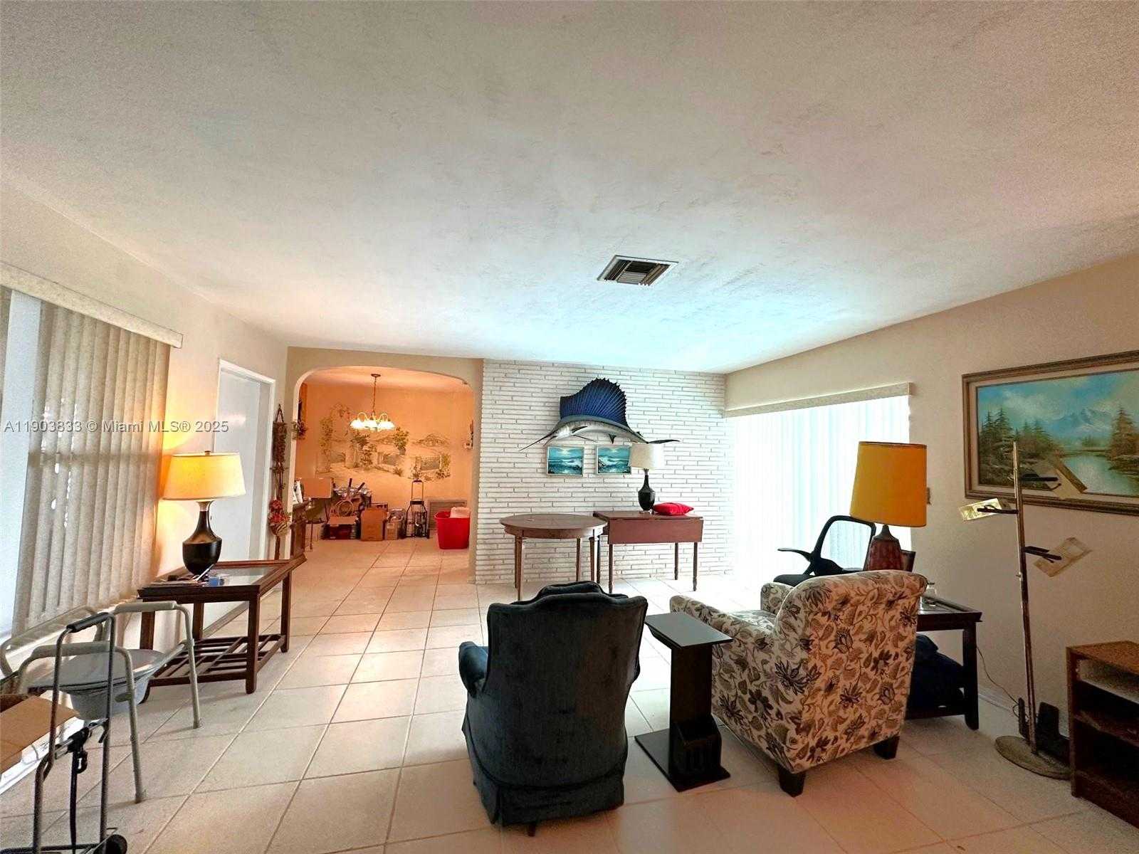 Small Image of 2431 SABAL PALM DR, Miramar Number 10