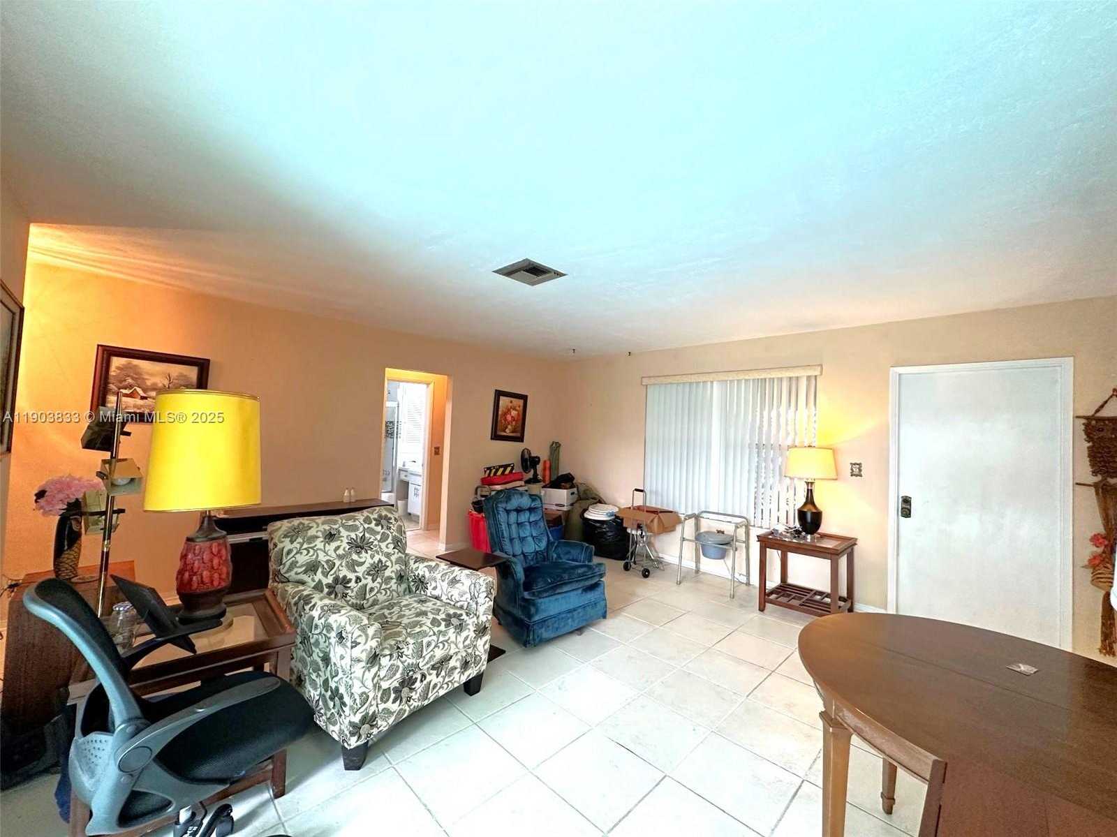 Small Image of 2431 SABAL PALM DR, Miramar Number 12