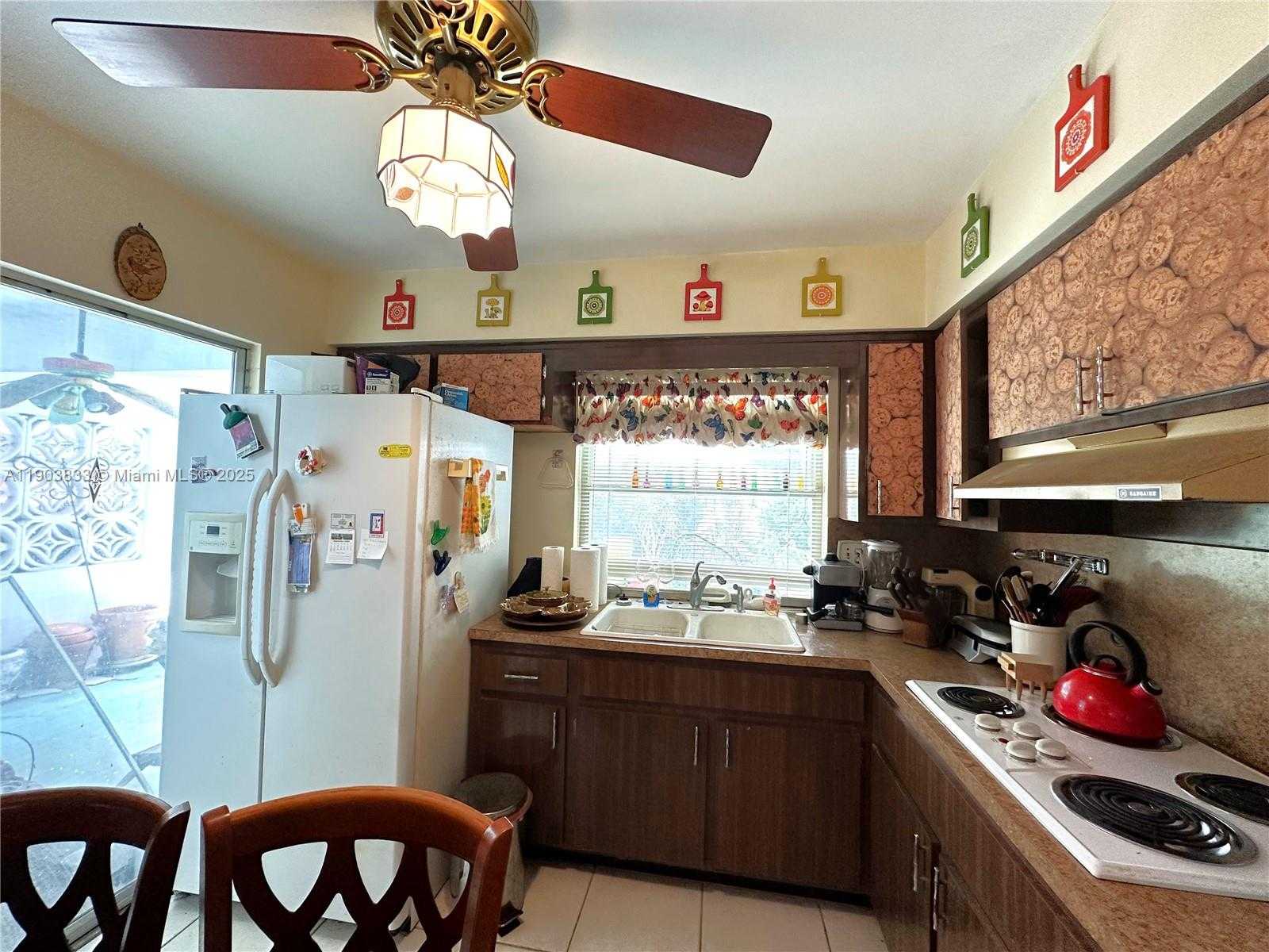 Small Image of 2431 SABAL PALM DR, Miramar Number 2