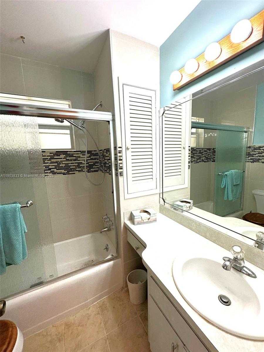 Small Image of 2431 SABAL PALM DR, Miramar Number 20