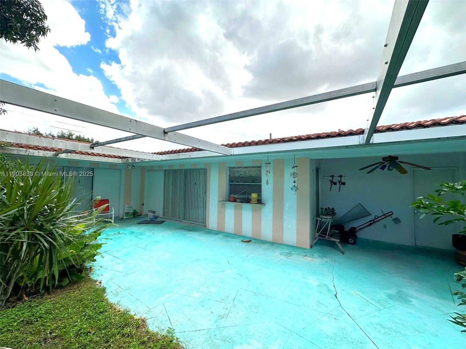 Small Image of 2431 SABAL PALM DR, Miramar Number 24