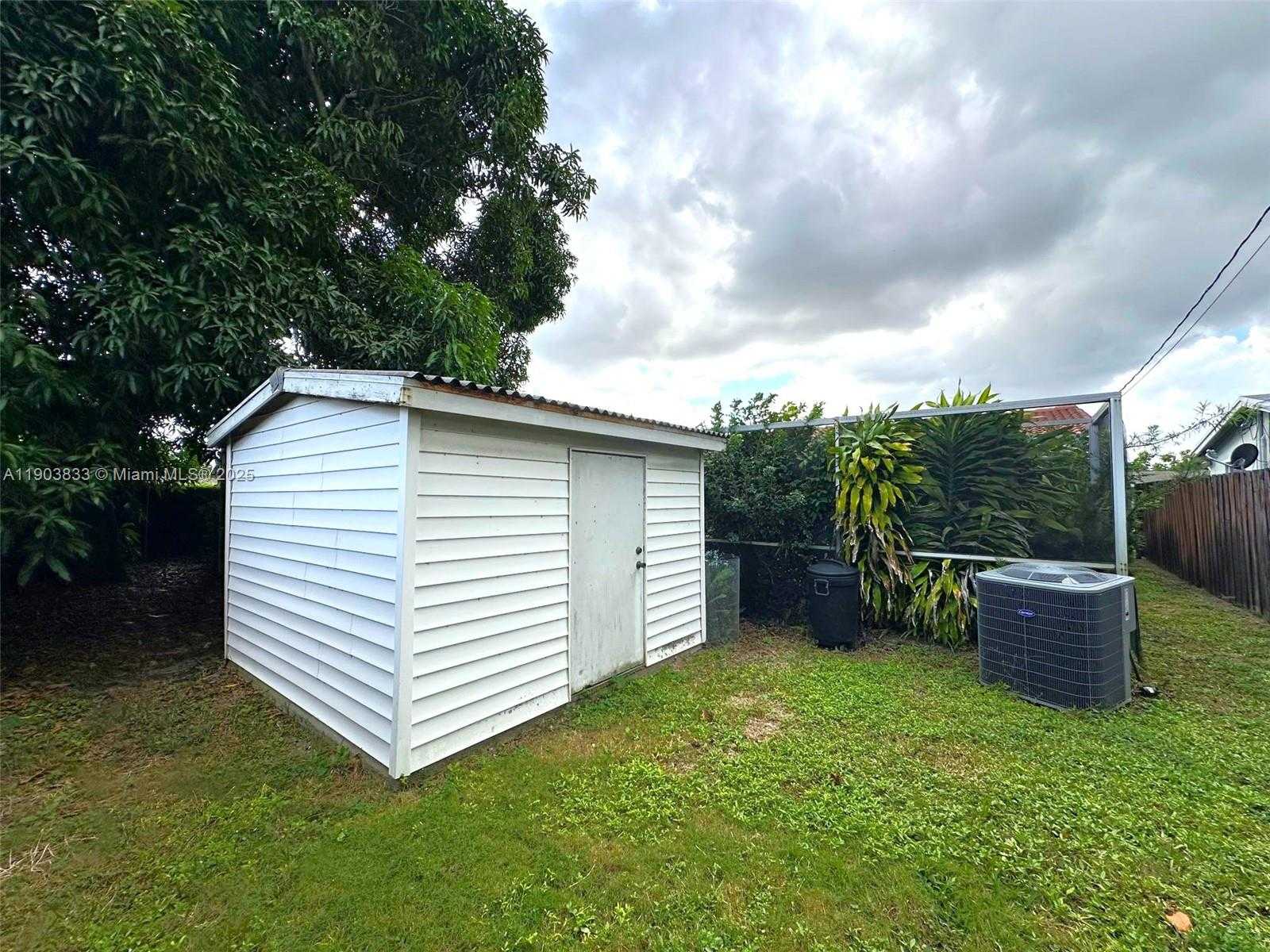 Small Image of 2431 SABAL PALM DR, Miramar Number 26