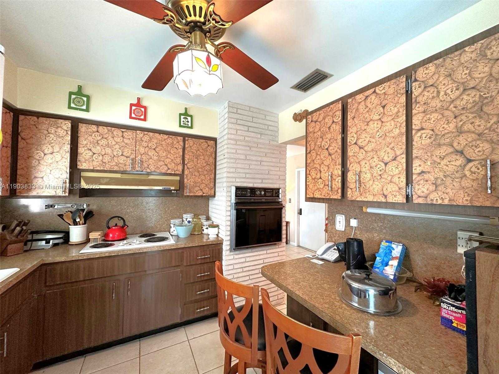 Small Image of 2431 SABAL PALM DR, Miramar Number 3