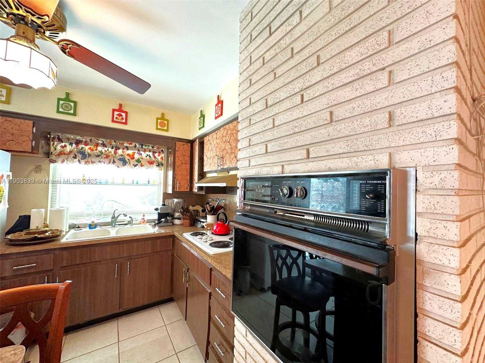 Small Image of 2431 SABAL PALM DR, Miramar Number 5