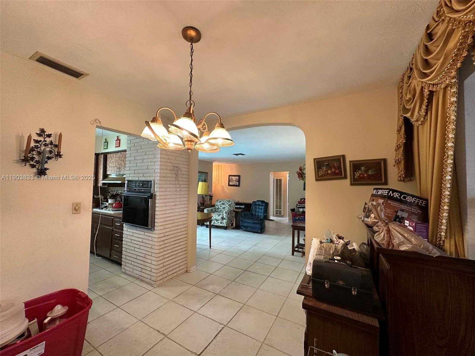 Small Image of 2431 SABAL PALM DR, Miramar Number 8