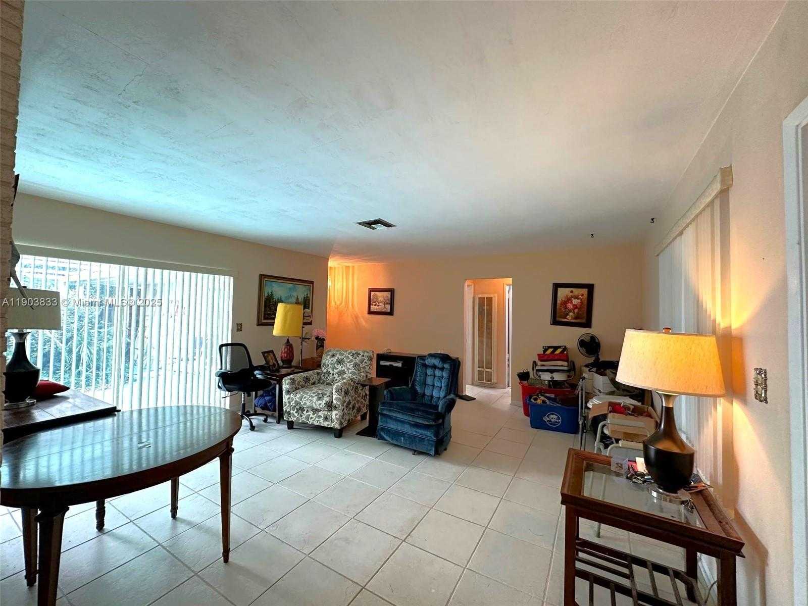 Small Image of 2431 SABAL PALM DR, Miramar Number 9