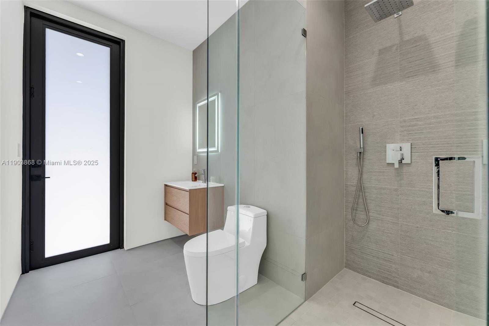 Small Image of 549 EAST DR, Miami Springs Number 11