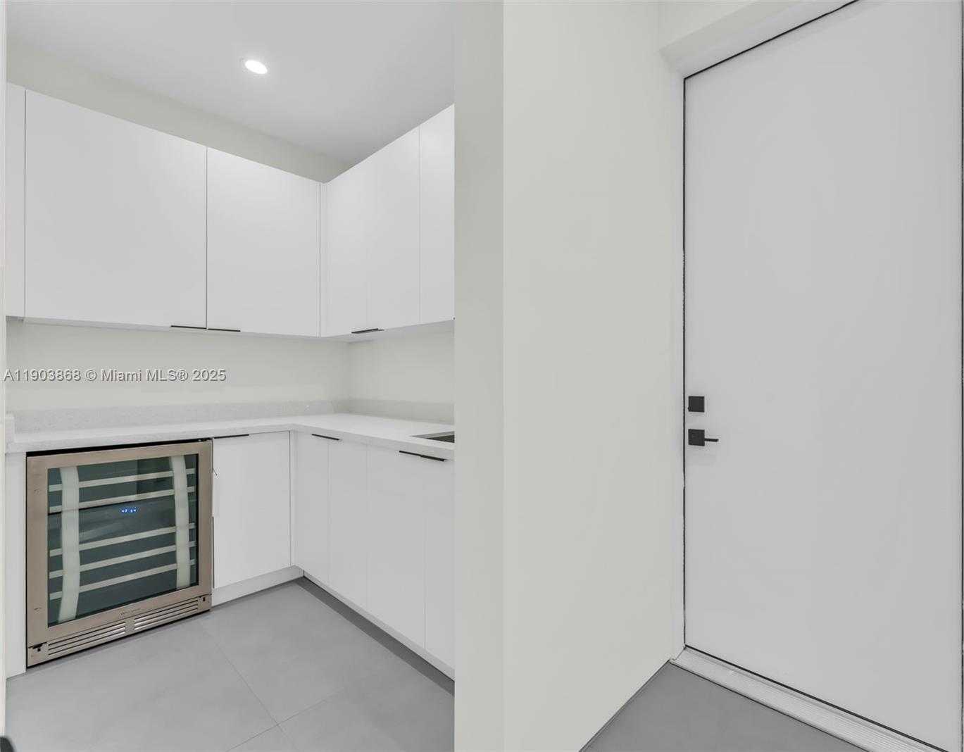 Small Image of 549 EAST DR, Miami Springs Number 14