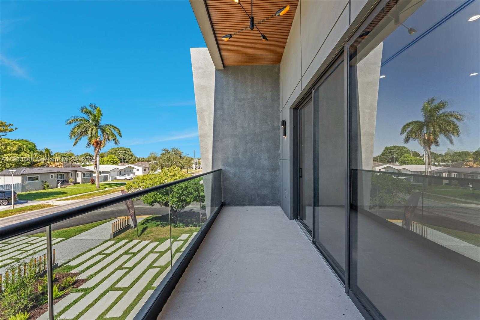 Small Image of 549 EAST DR, Miami Springs Number 20