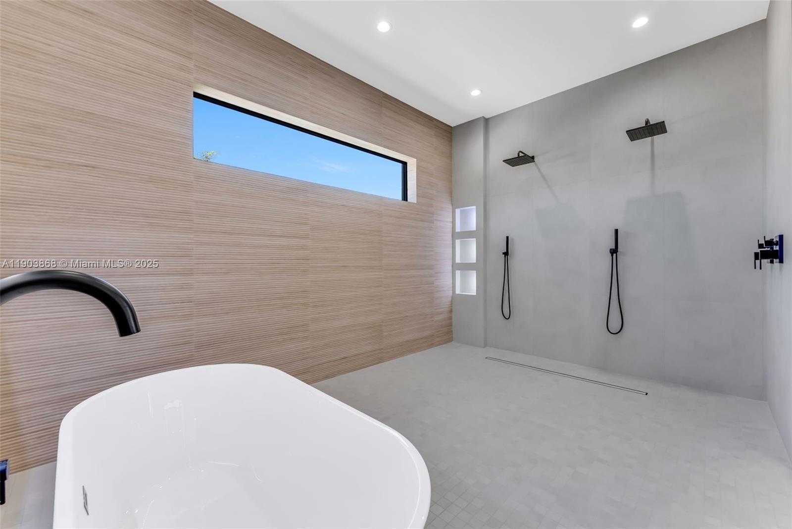 Small Image of 549 EAST DR, Miami Springs Number 22