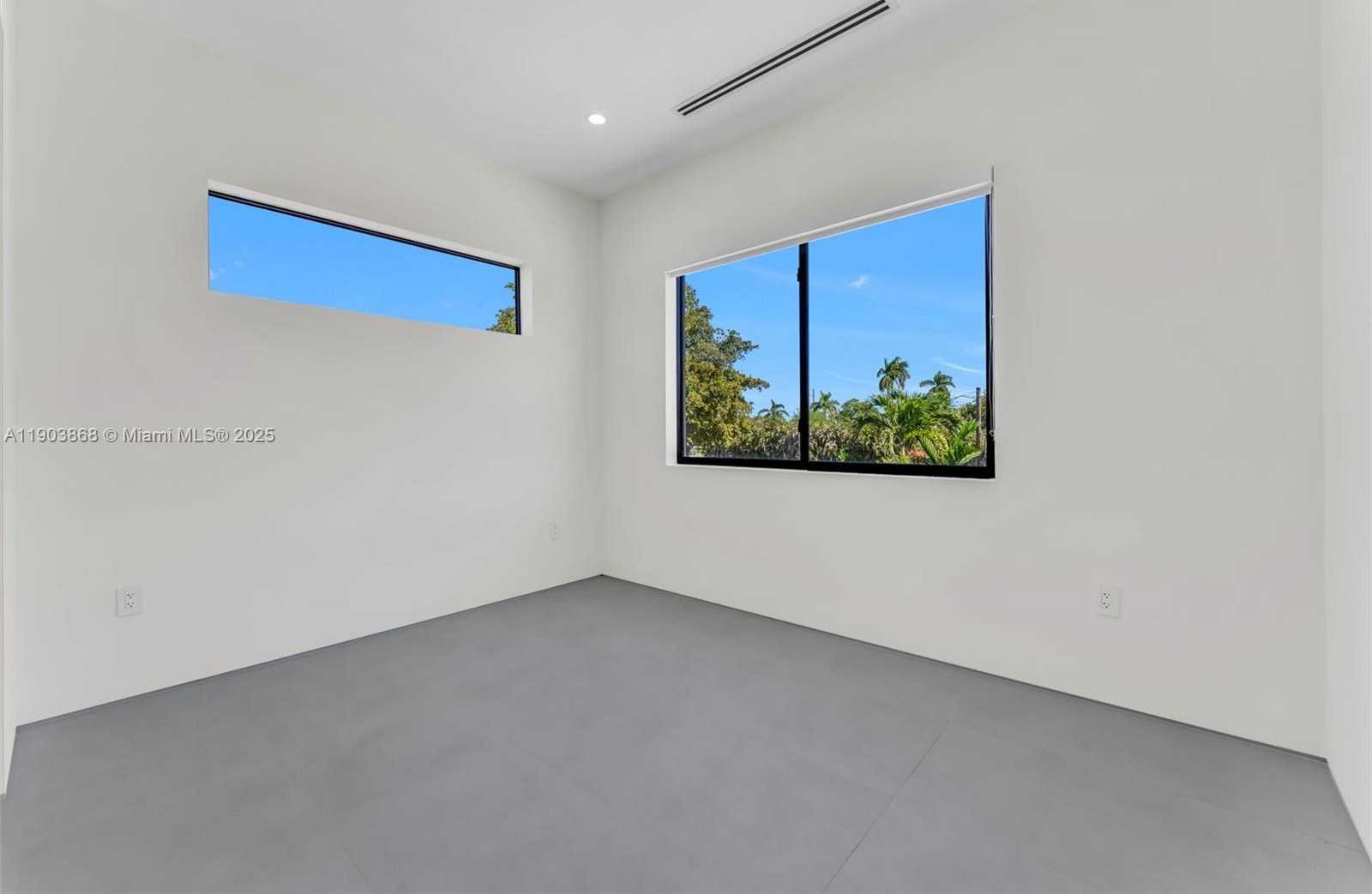 Small Image of 549 EAST DR, Miami Springs Number 29
