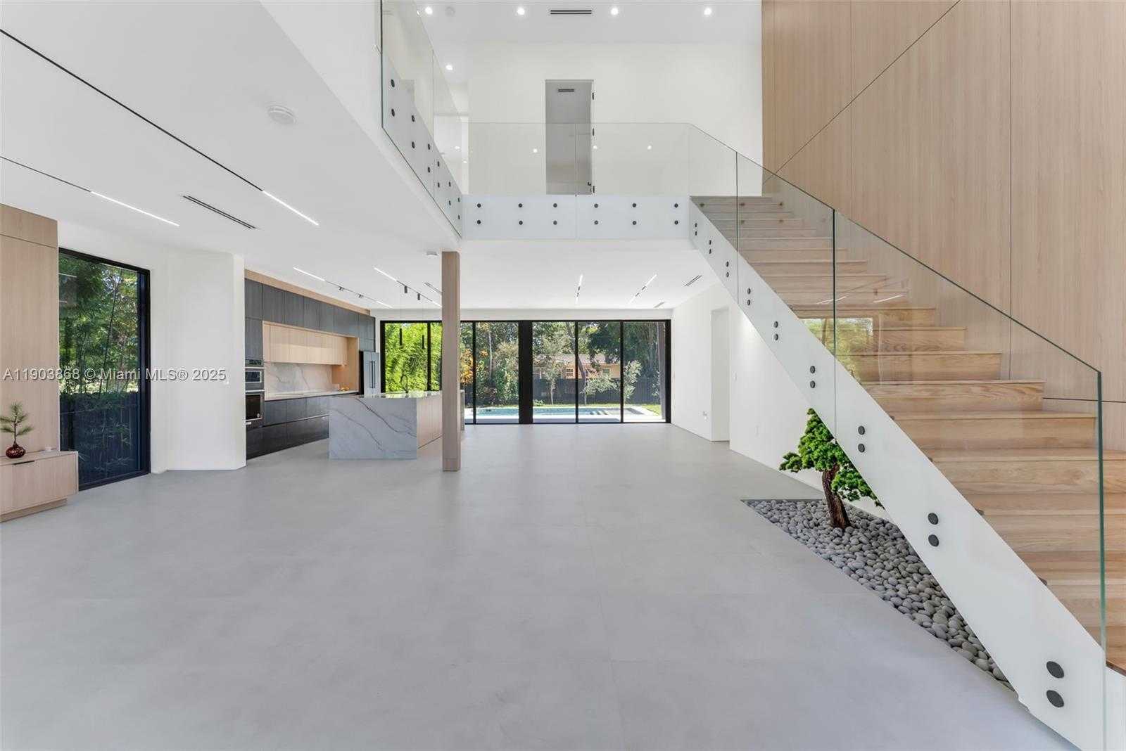 Small Image of 549 EAST DR, Miami Springs Number 3