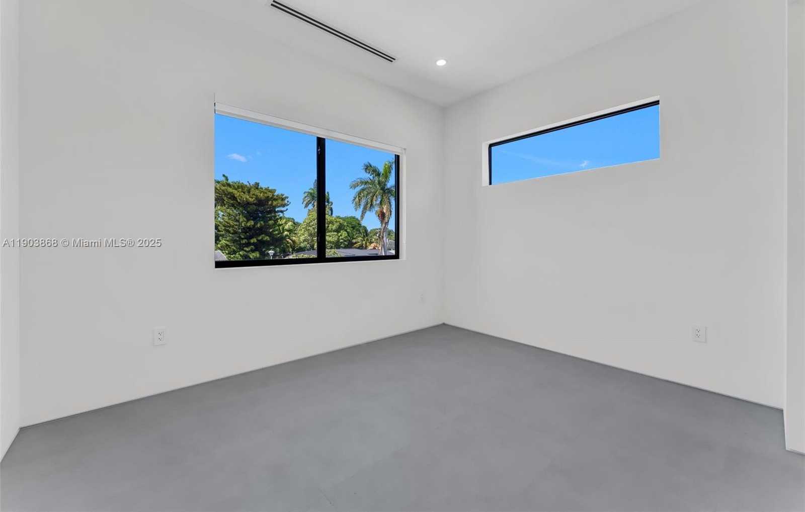 Small Image of 549 EAST DR, Miami Springs Number 32