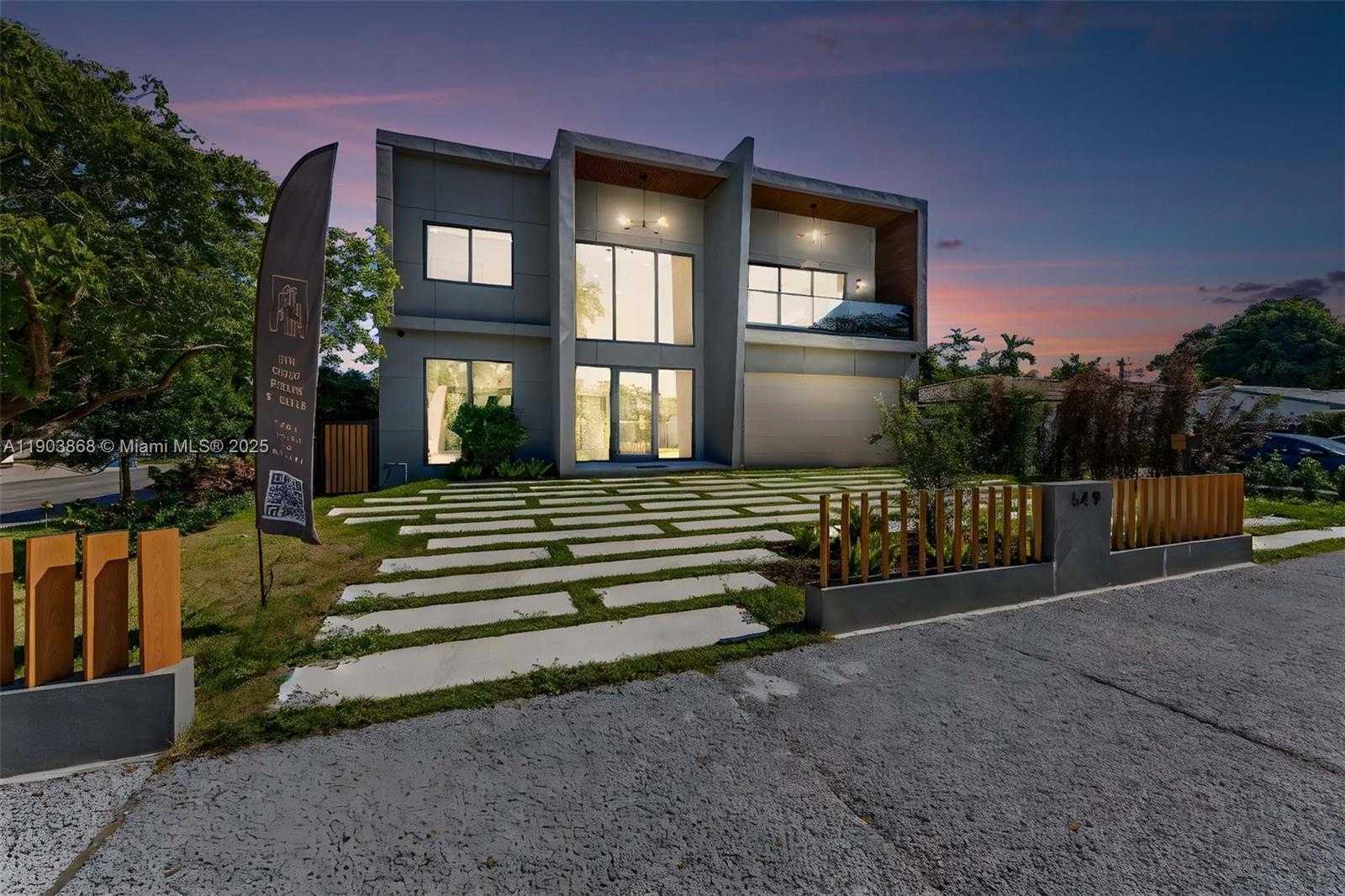 Small Image of 549 EAST DR, Miami Springs Number 37