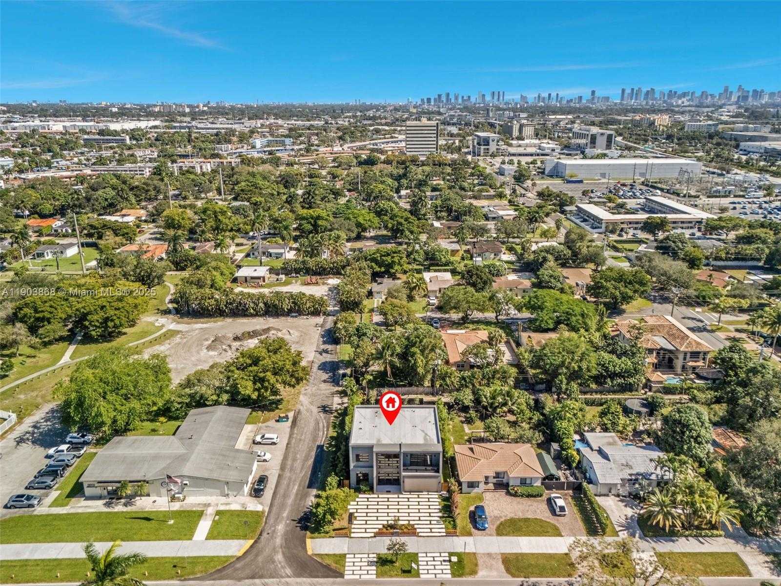 Small Image of 549 EAST DR, Miami Springs Number 41