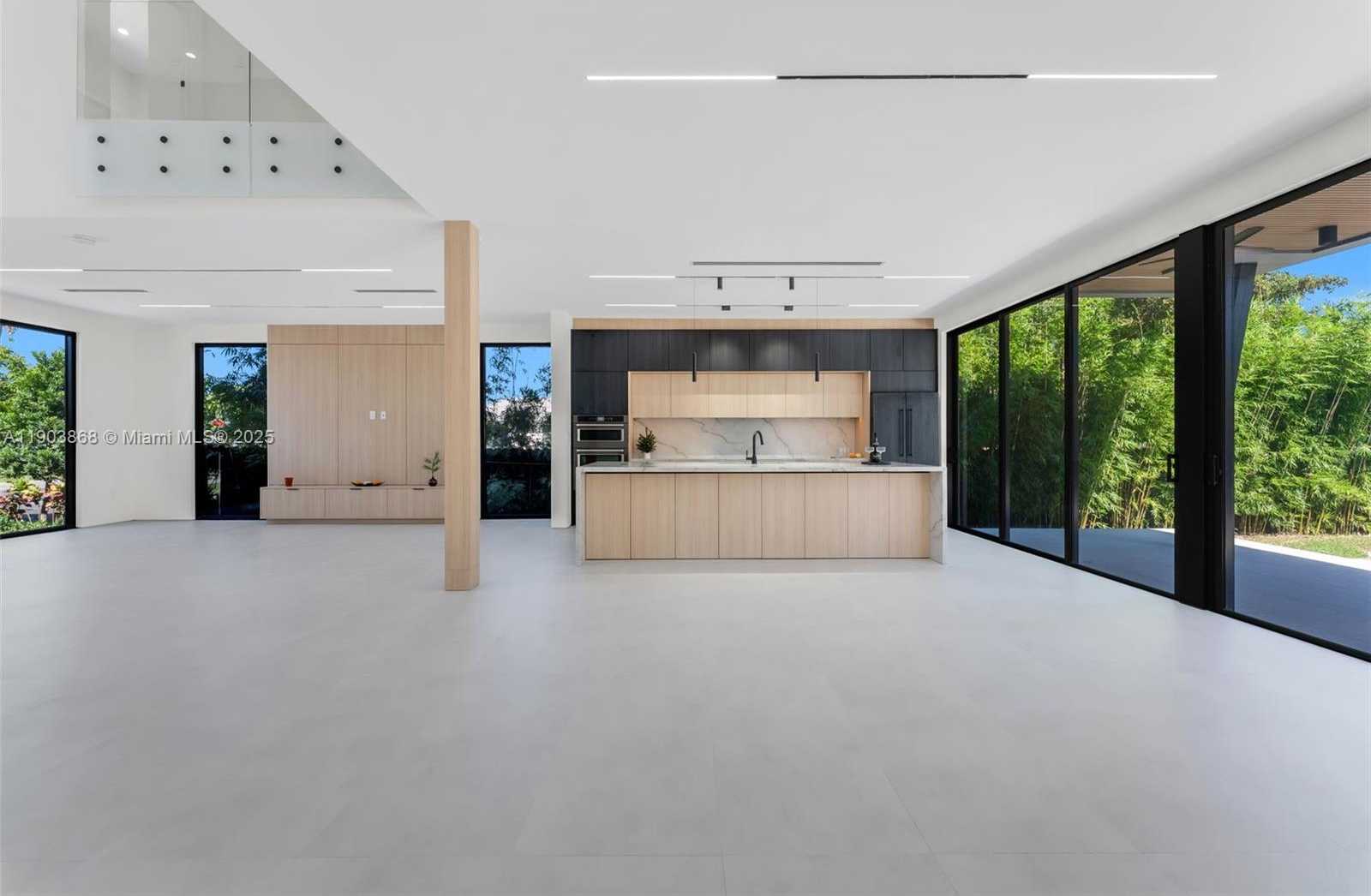 Small Image of 549 EAST DR, Miami Springs Number 6