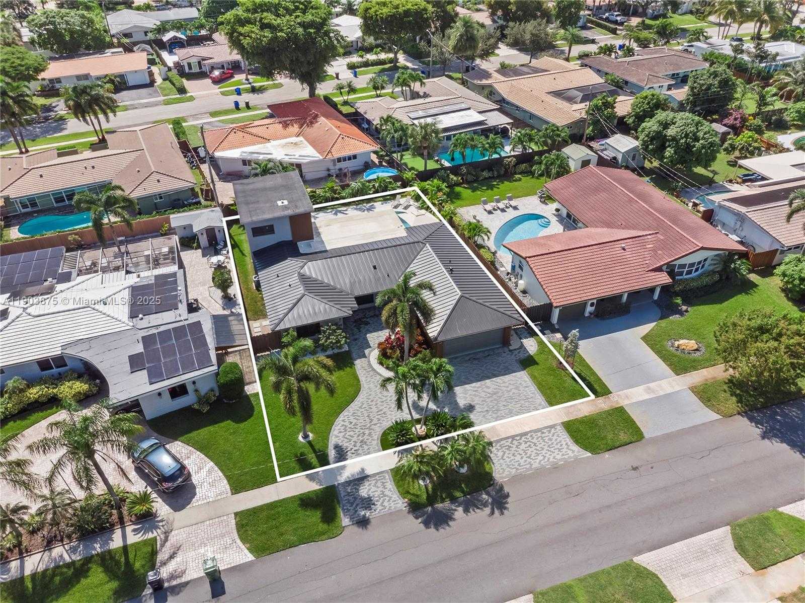 Small Image of 2108 NORTH EAST 63RD ST, Fort Lauderdale Number 2