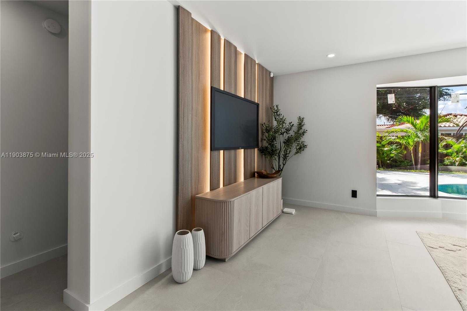 Small Image of 2108 NORTH EAST 63RD ST, Fort Lauderdale Number 49