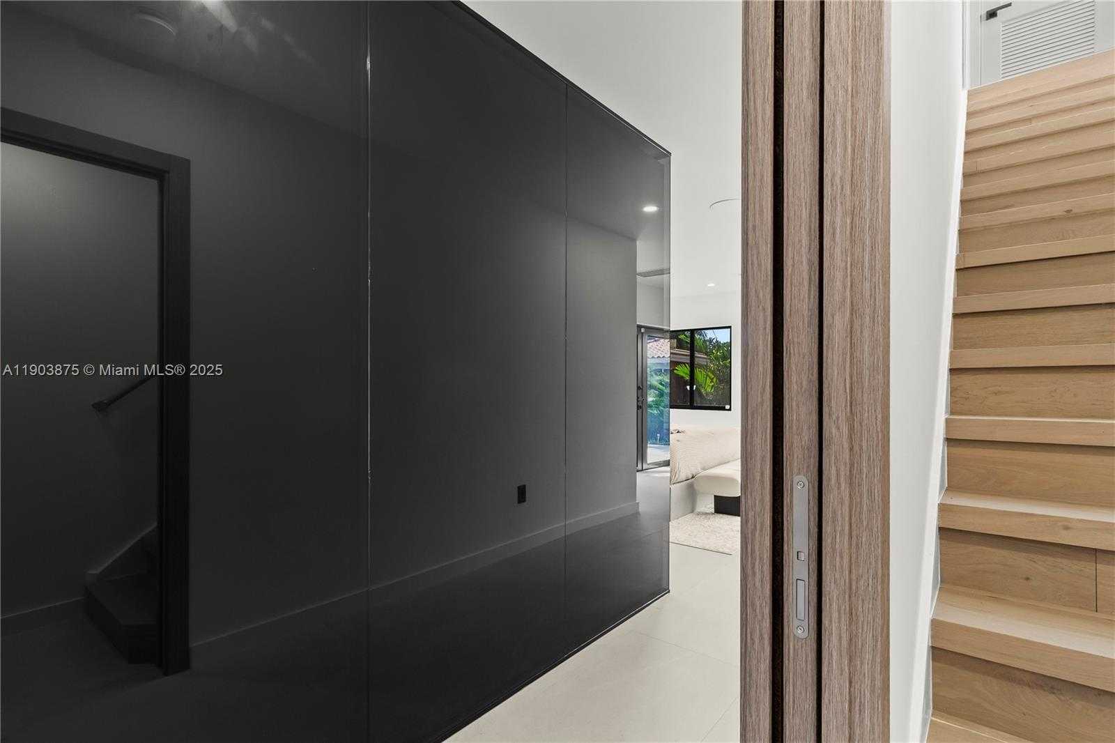 Small Image of 2108 NORTH EAST 63RD ST, Fort Lauderdale Number 51