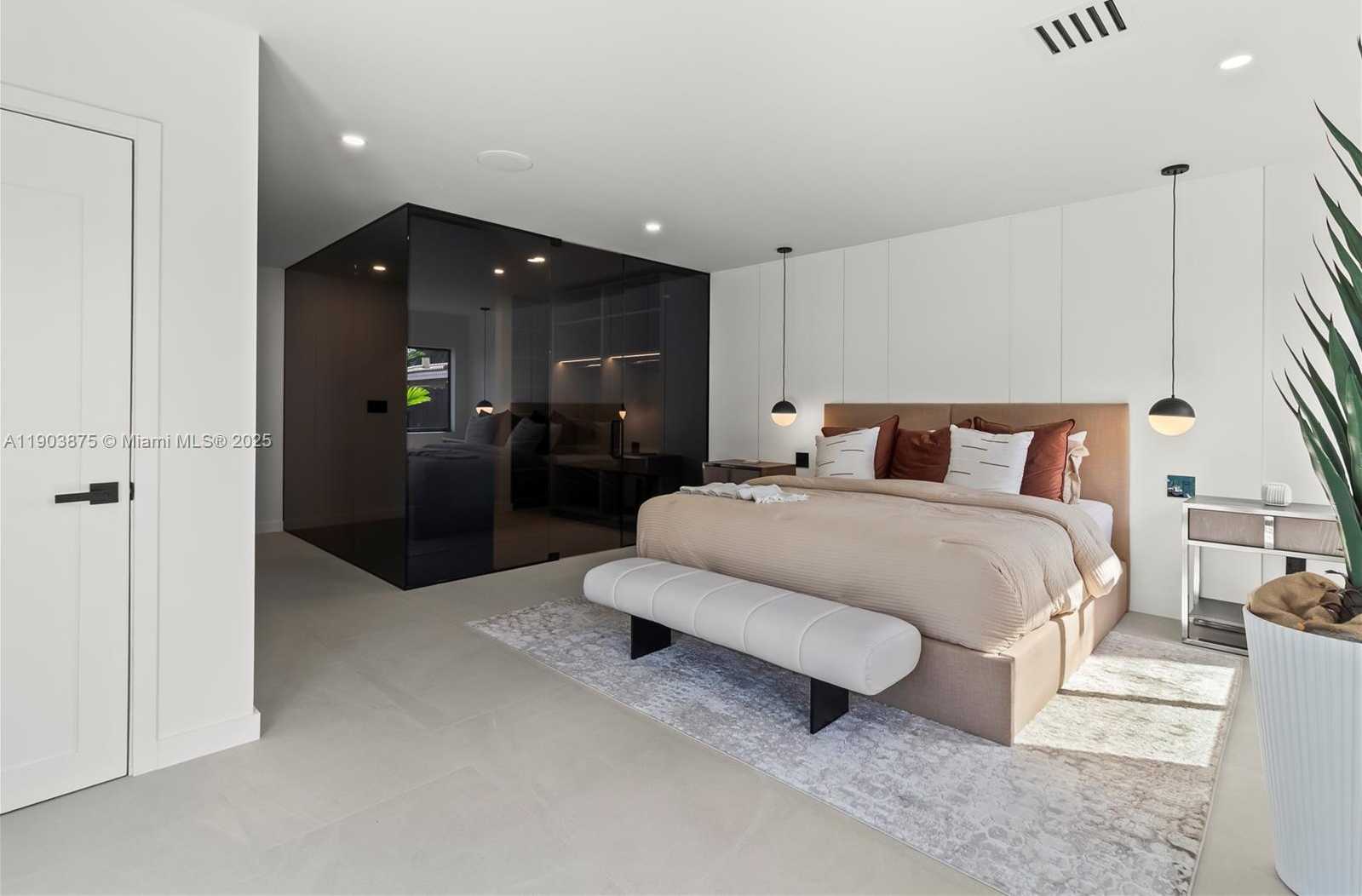 Small Image of 2108 NORTH EAST 63RD ST, Fort Lauderdale Number 55