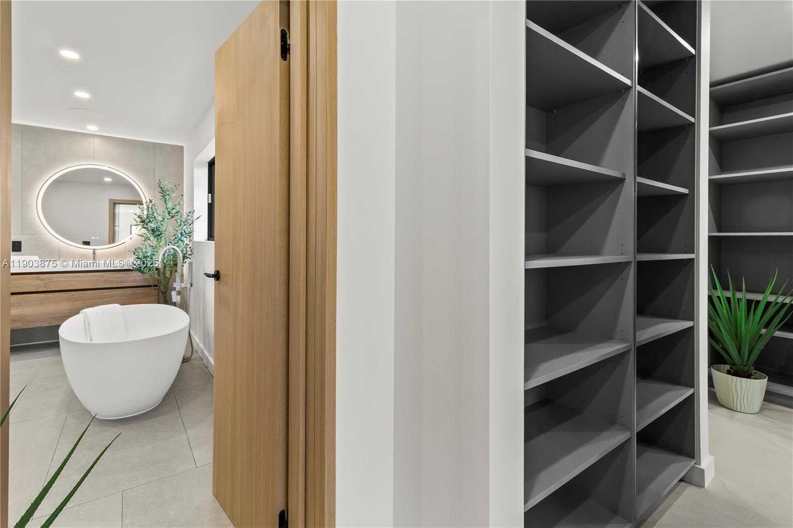 Small Image of 2108 NORTH EAST 63RD ST, Fort Lauderdale Number 59