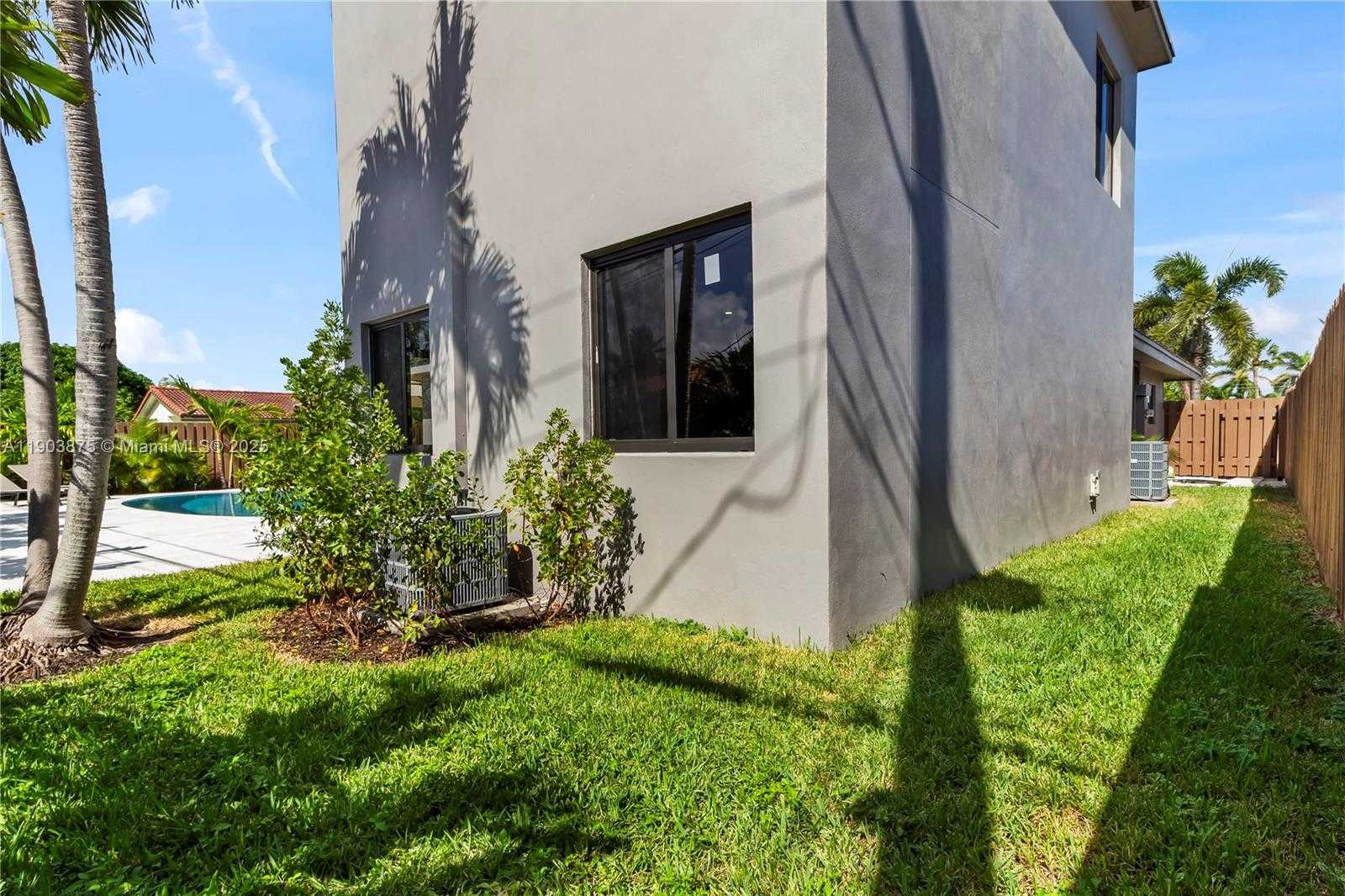 Small Image of 2108 NORTH EAST 63RD ST, Fort Lauderdale Number 81