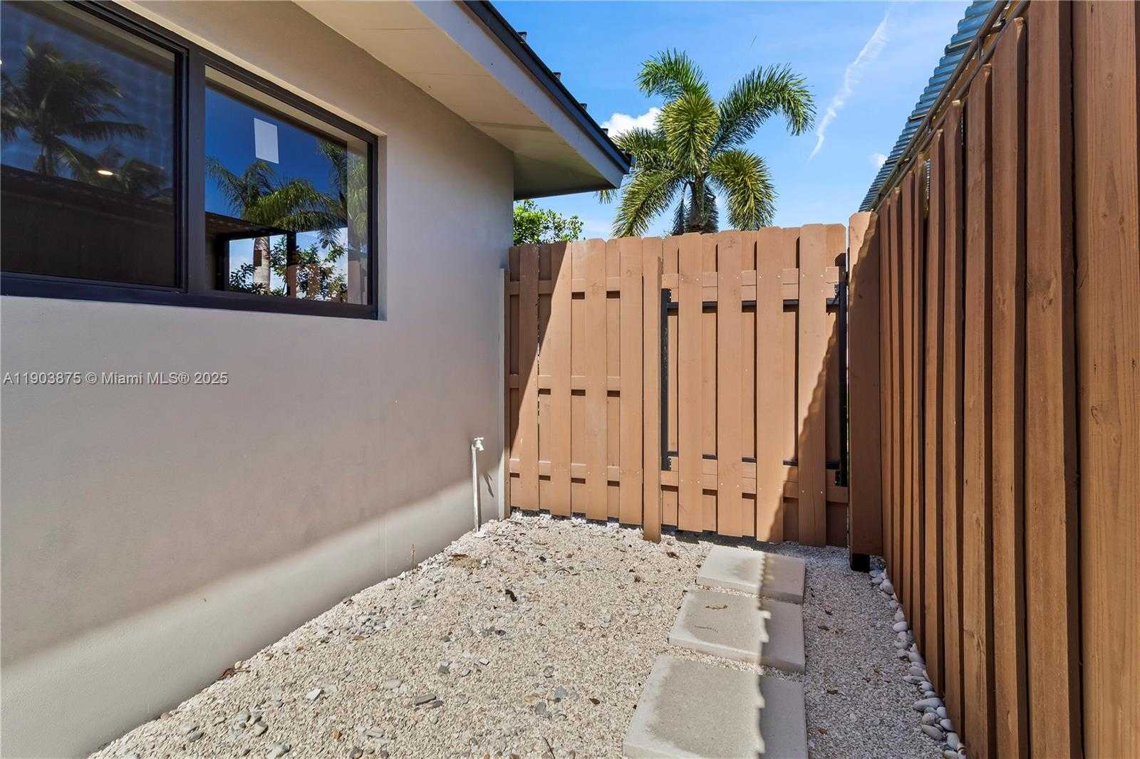 Small Image of 2108 NORTH EAST 63RD ST, Fort Lauderdale Number 82