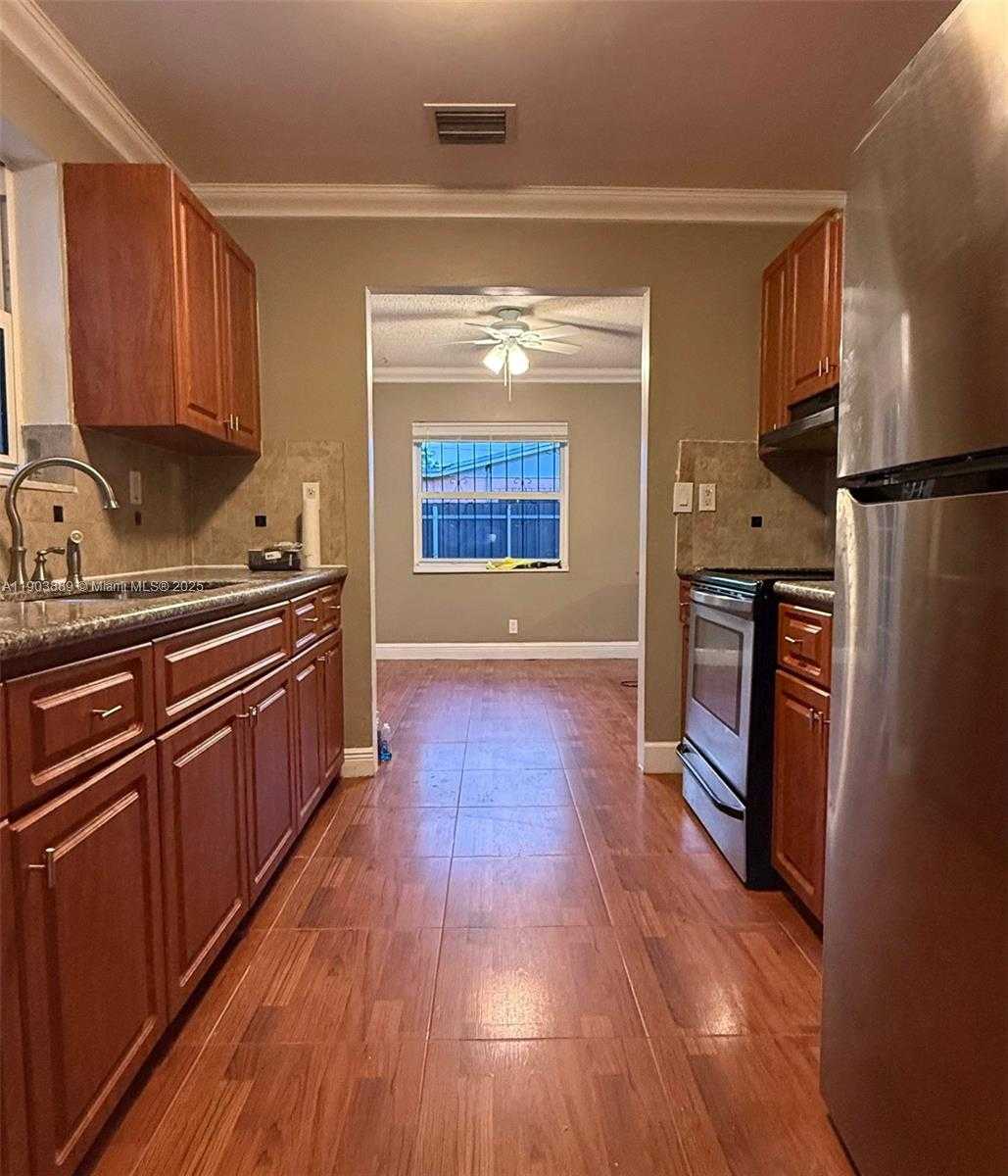 Small Image of 3834 NORTH WEST 209TH ST, Miami Gardens Number 7