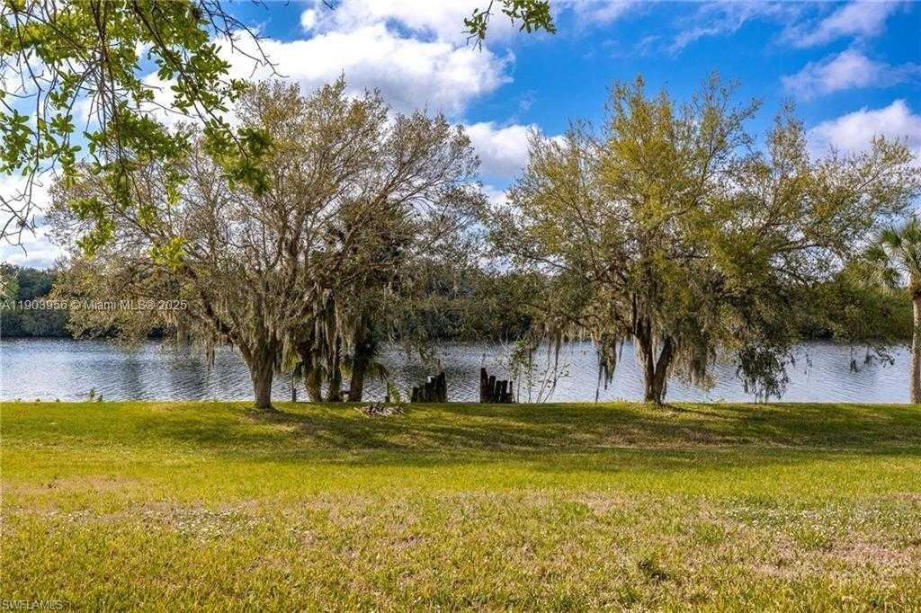 Small Image of 1261 RIVERBEND DR, Other City - In The State Of Florida Number 34