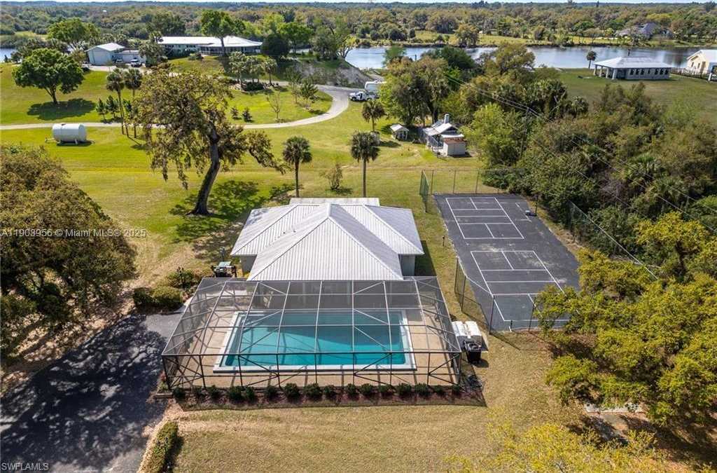 Small Image of 1261 RIVERBEND DR, Other City - In The State Of Florida Number 45