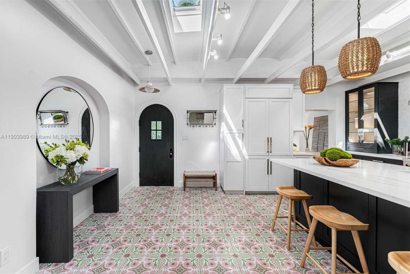 Small Image of 2530 ANDROS AVE, Miami Number 11