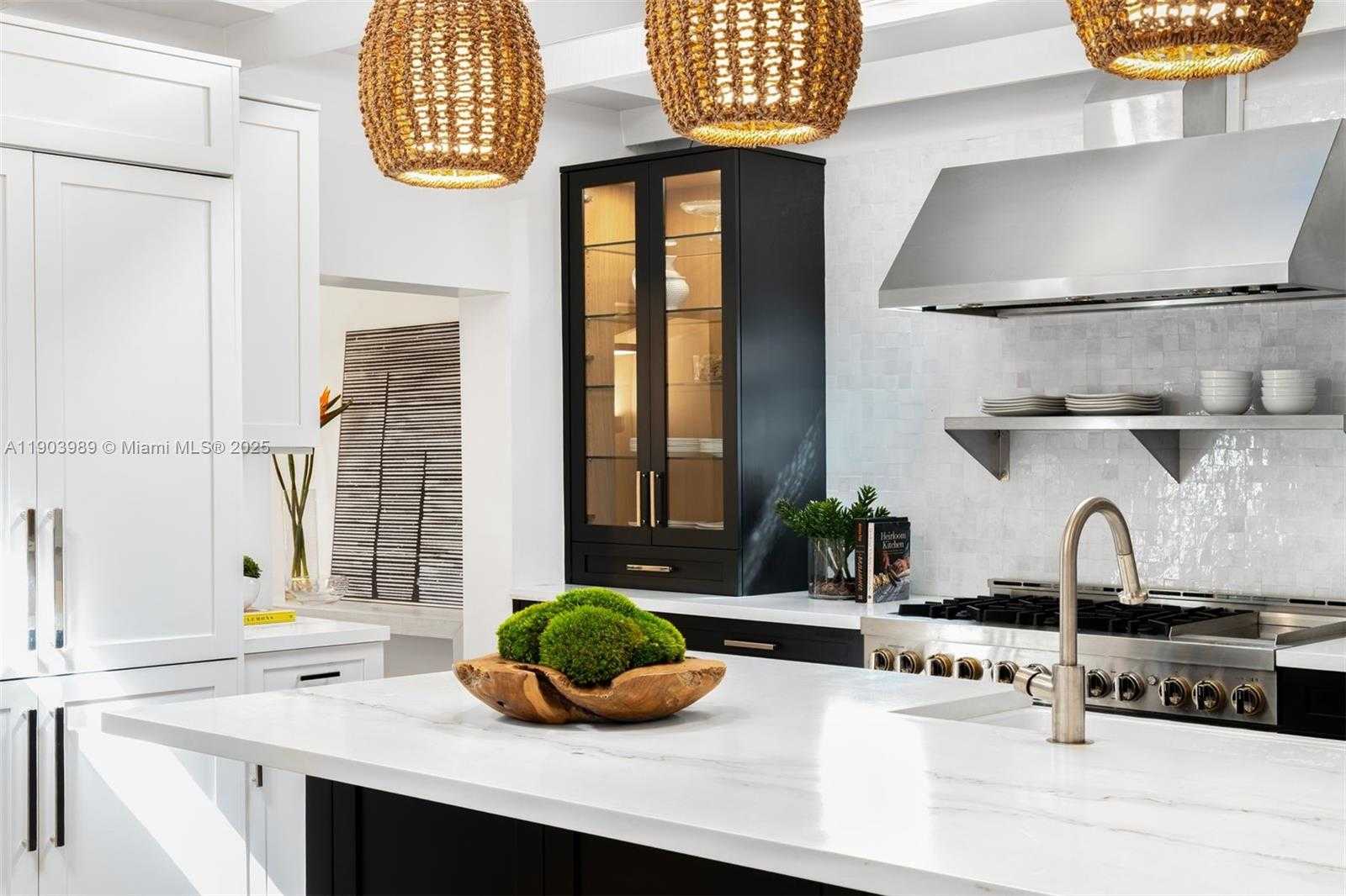 Small Image of 2530 ANDROS AVE, Miami Number 13