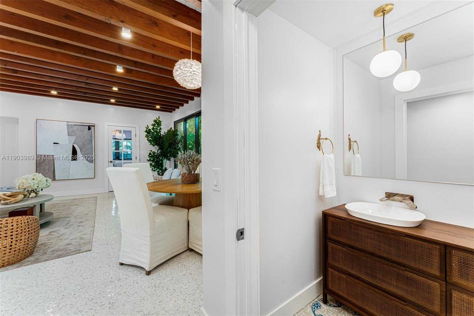 Small Image of 2530 ANDROS AVE, Miami Number 14