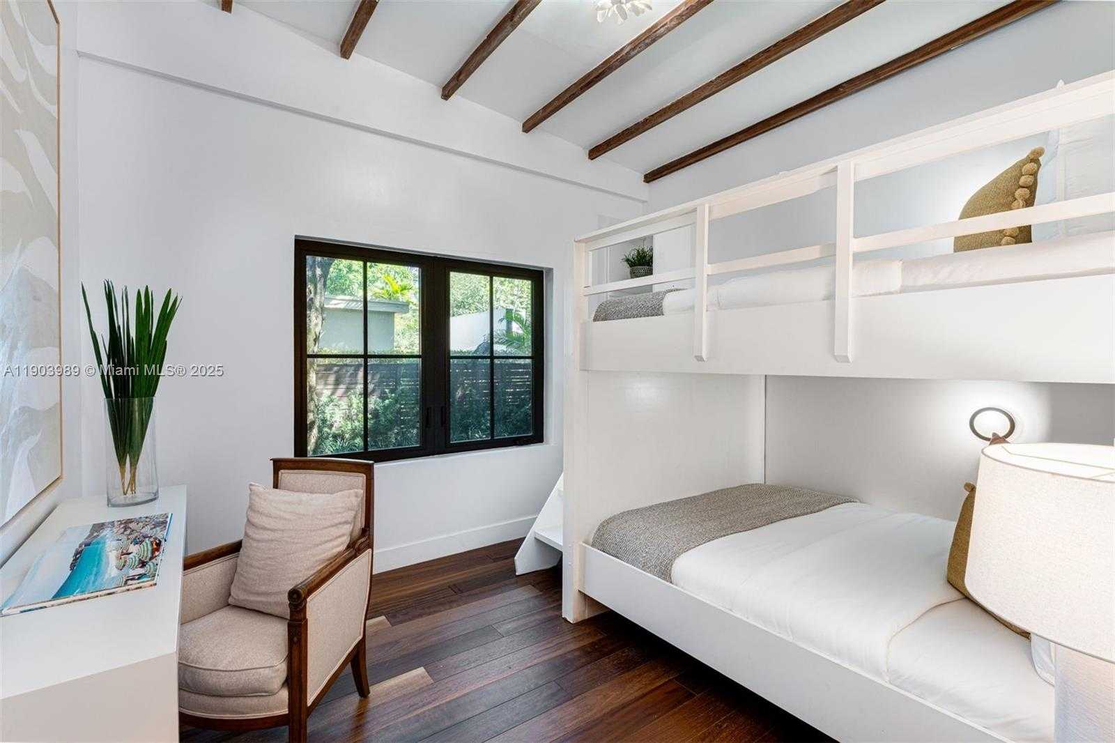 Small Image of 2530 ANDROS AVE, Miami Number 17