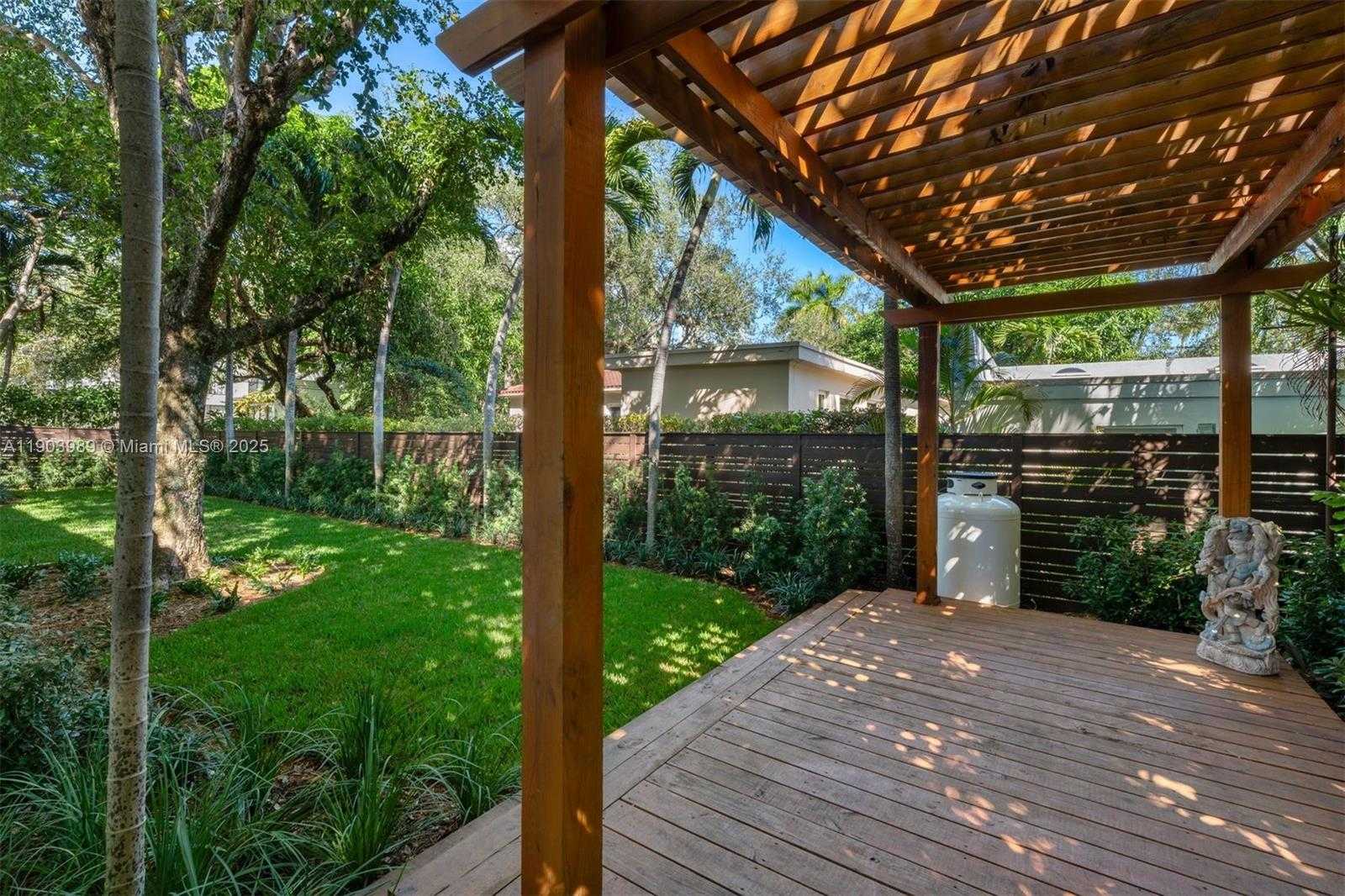 Small Image of 2530 ANDROS AVE, Miami Number 20