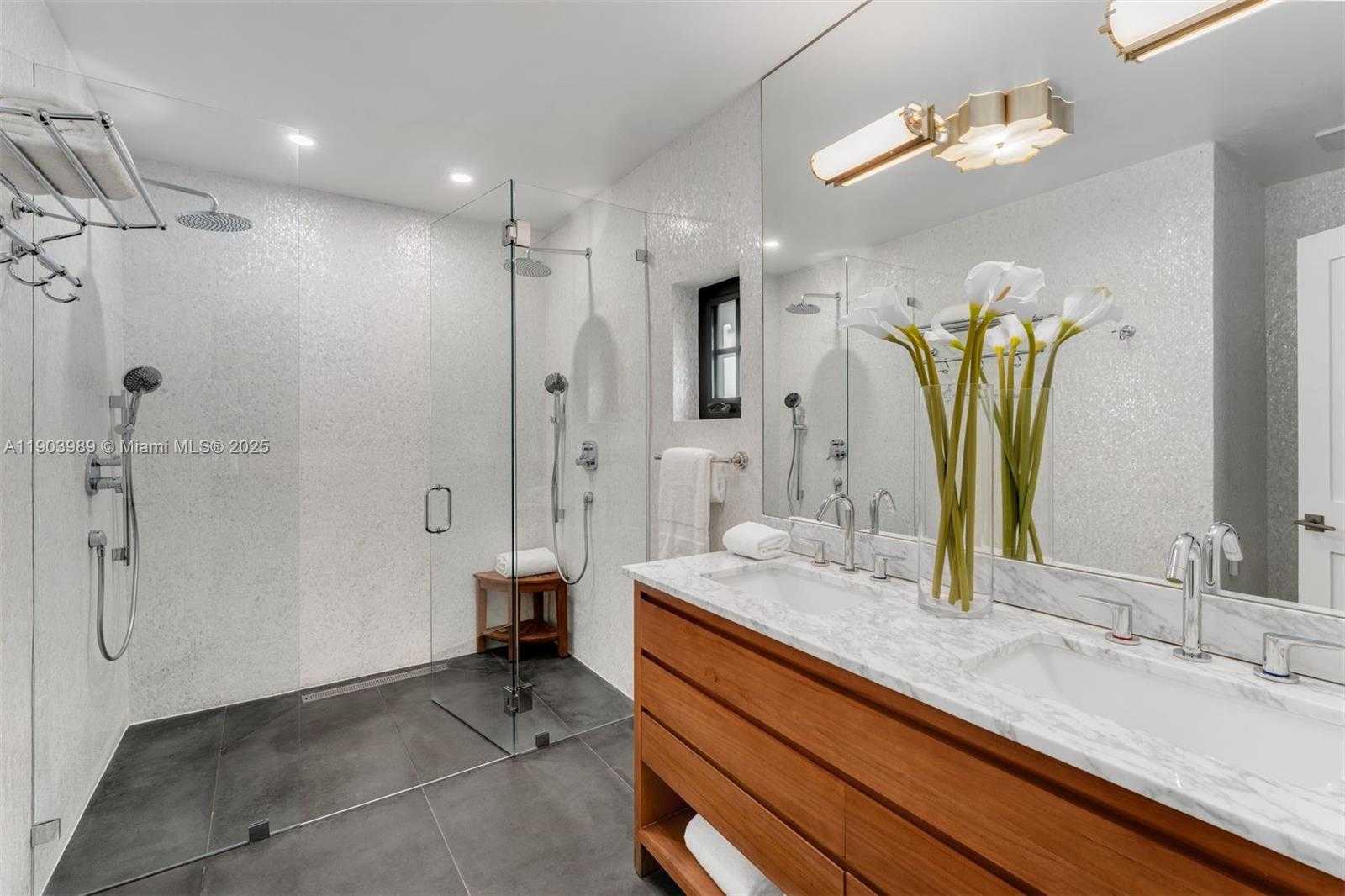 Small Image of 2530 ANDROS AVE, Miami Number 9