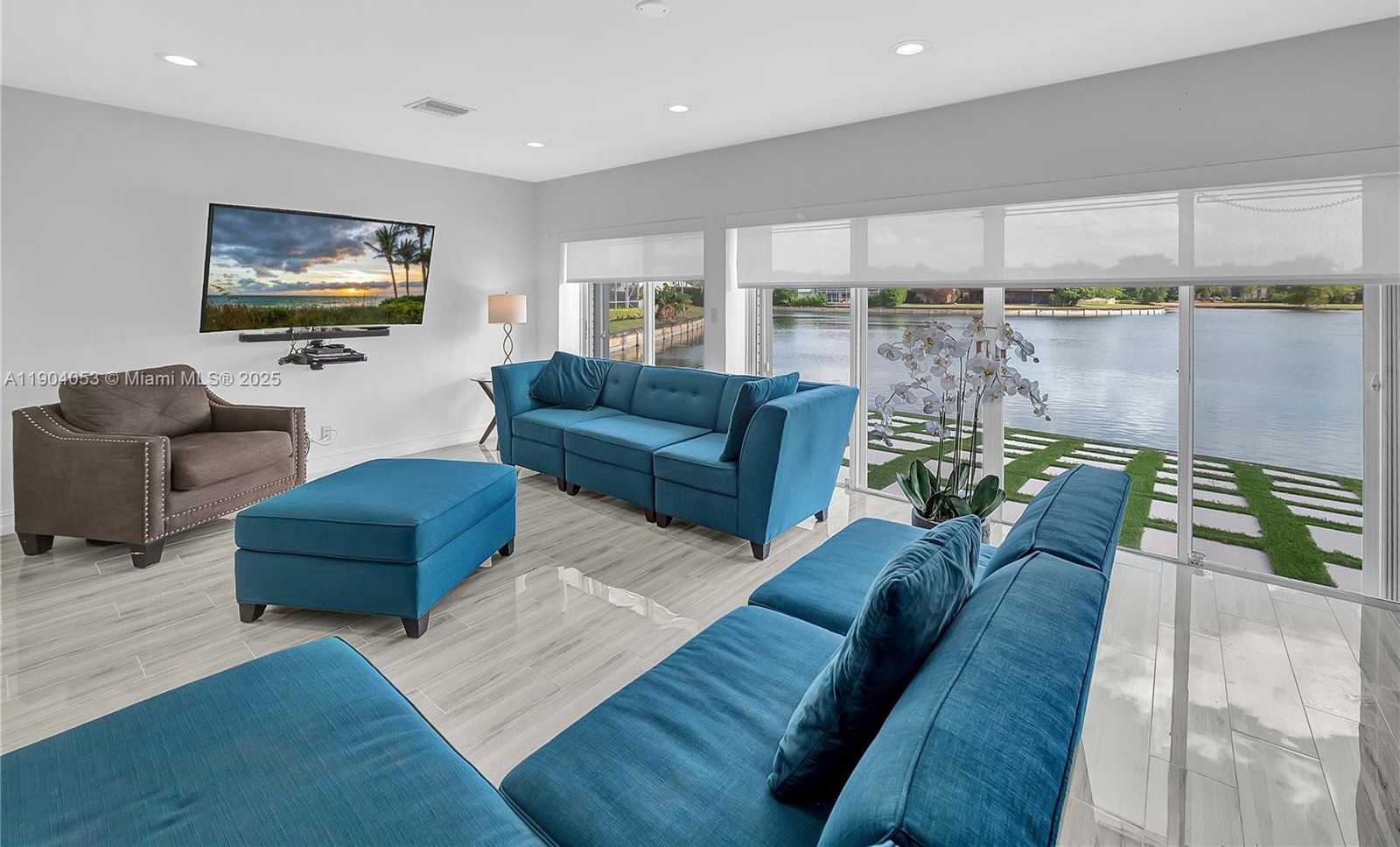 Small Image of 5602 WHITE CEDAR LN, Tamarac Number 10