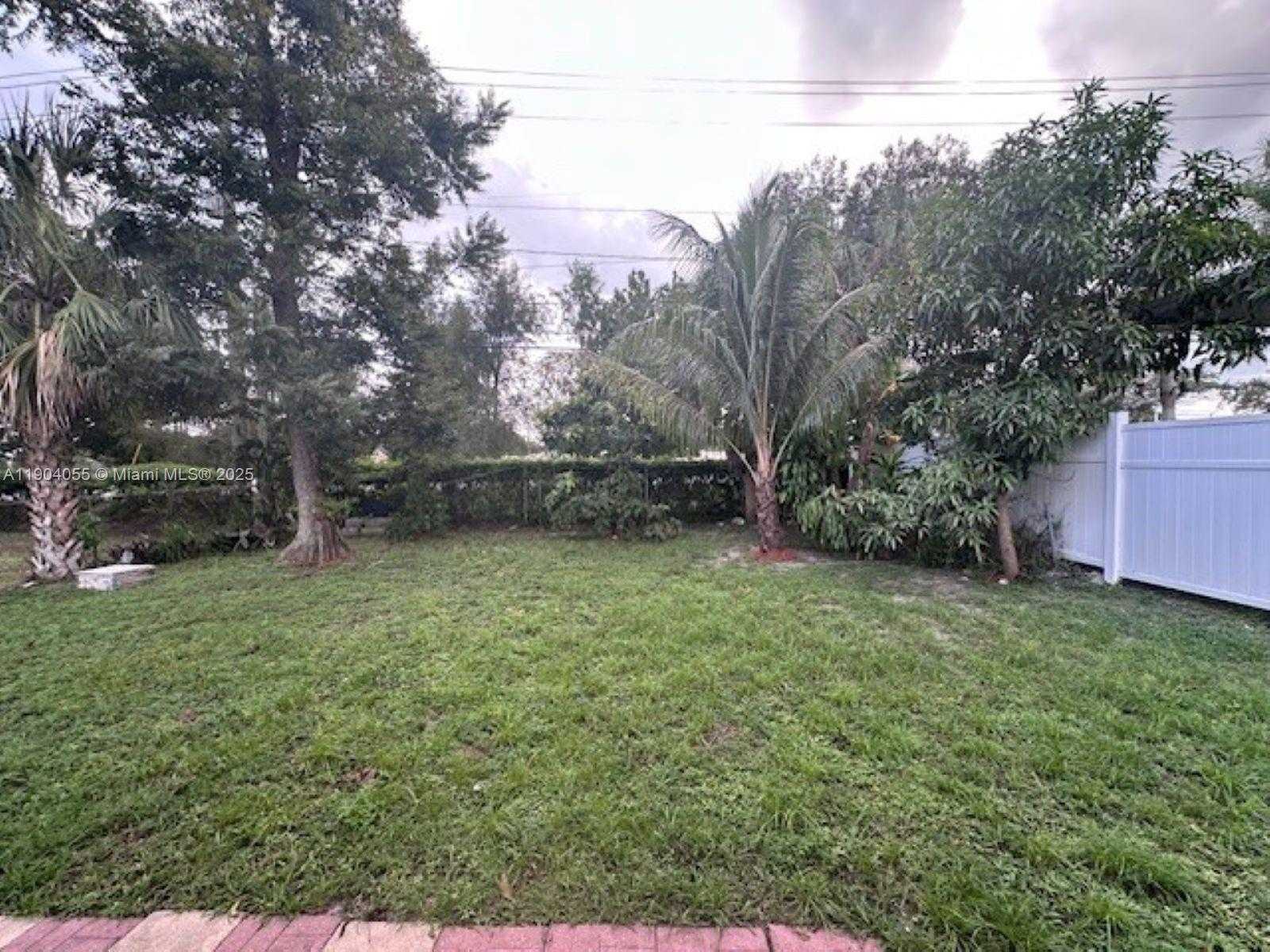 Small Image of 2898 NORTH WEST 6TH CT, Fort Lauderdale Number 15