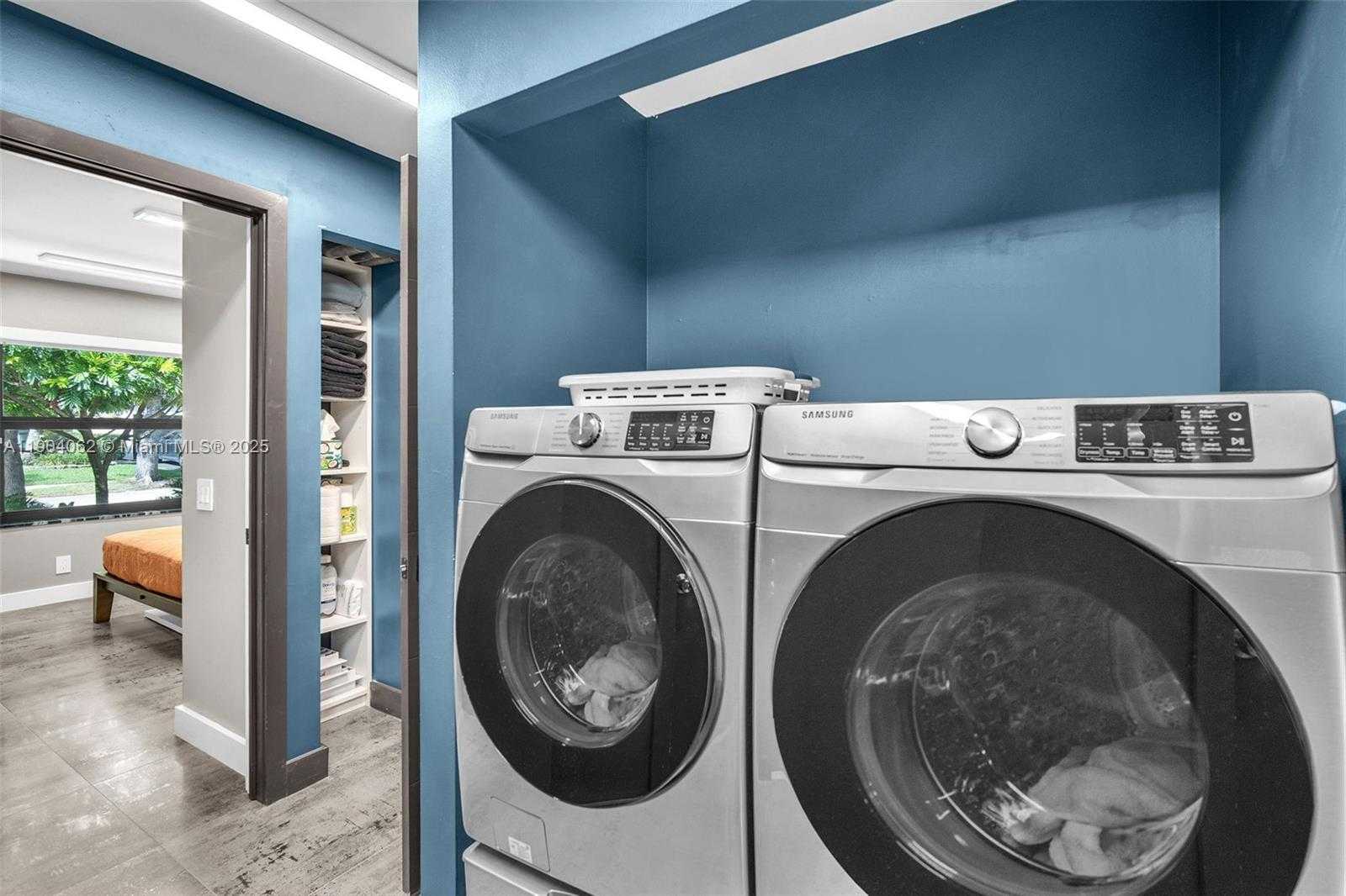 Small Image of 225 EAST BAYRIDGE DR, Weston Number 18