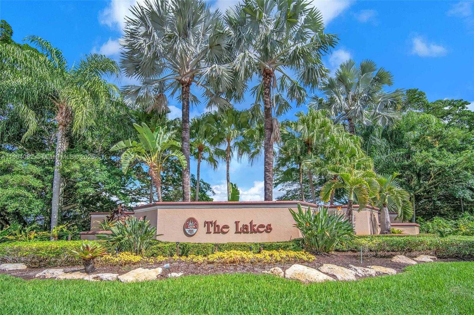 Small Image of 225 EAST BAYRIDGE DR, Weston Number 36