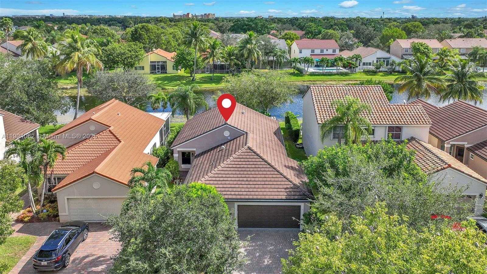 Small Image of 225 EAST BAYRIDGE DR, Weston Number 4