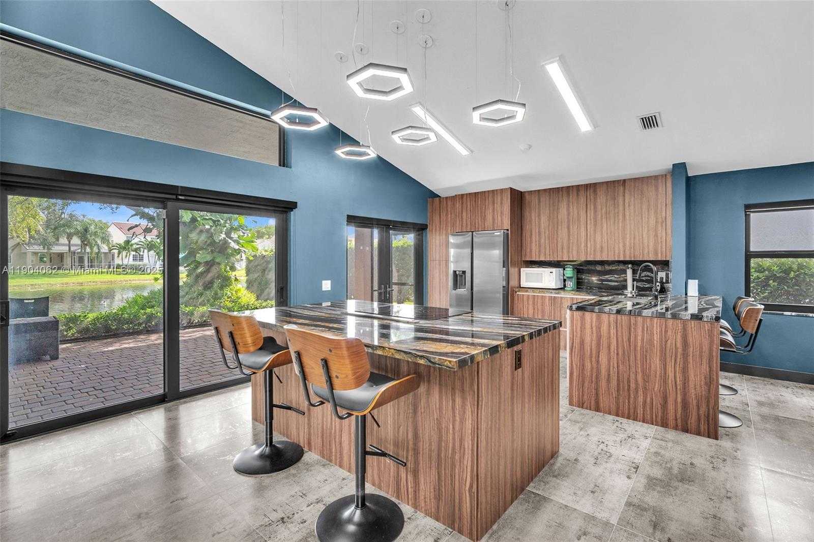 Small Image of 225 EAST BAYRIDGE DR, Weston Number 9